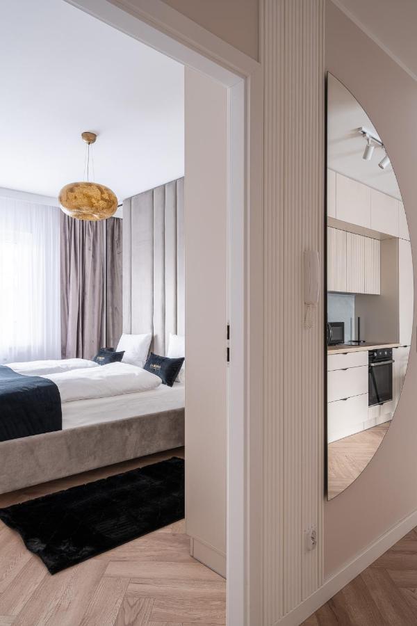 Rentplanet - Nowa Manufaktura Lejlighed Wrocław Eksteriør billede